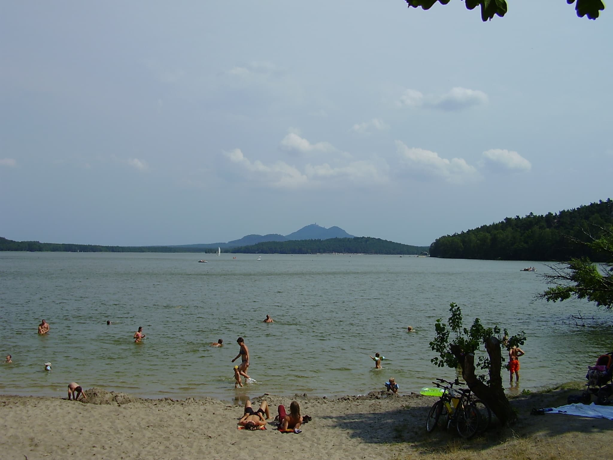 Máchovo Jezero - Pláž Hotelu Port